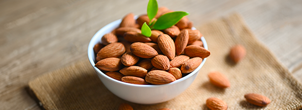 Wajib Tahu! Ini 6 Manfaat Kacang Almond untuk Kulit